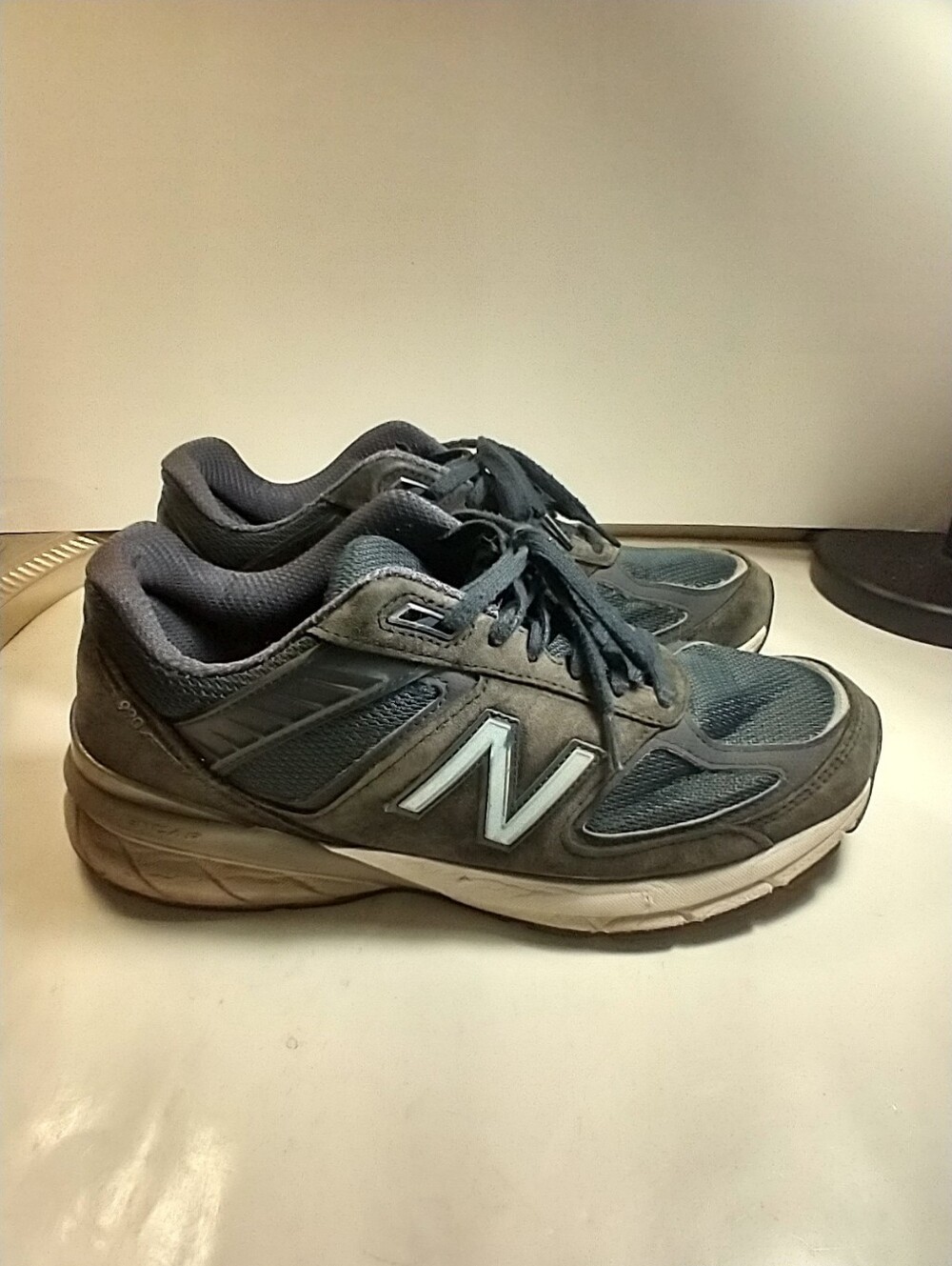 New Balance 990v5 Blue Athletic Running Shoes Men's sz 9(4E) M990MV5 USA Made